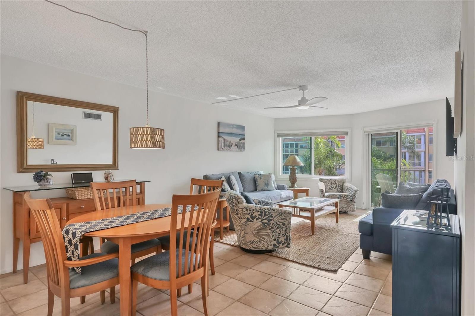 1250 N PORTOFINO DR #303, SARASOTA, FL, 34242