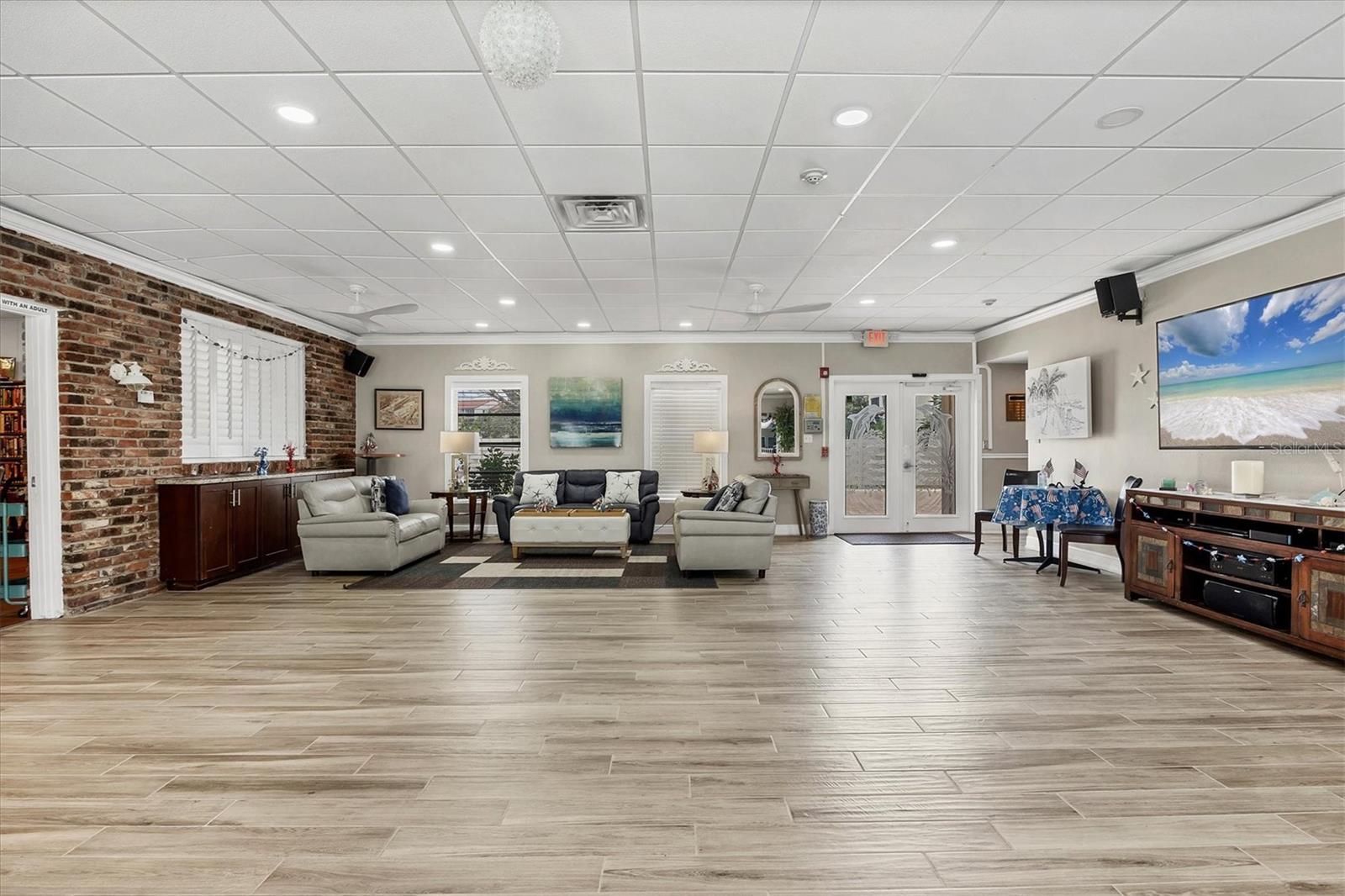 1250 N PORTOFINO DR #303, SARASOTA, FL, 34242