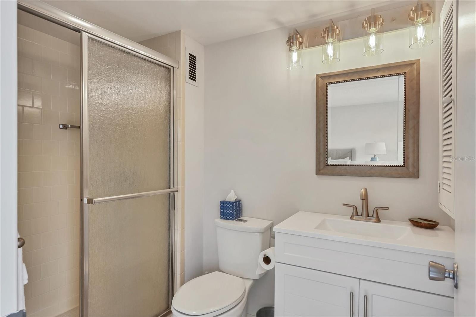 1250 N PORTOFINO DR #303, SARASOTA, FL, 34242