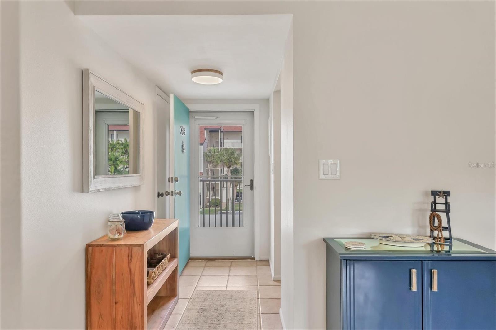 1250 N PORTOFINO DR #303, SARASOTA, FL, 34242