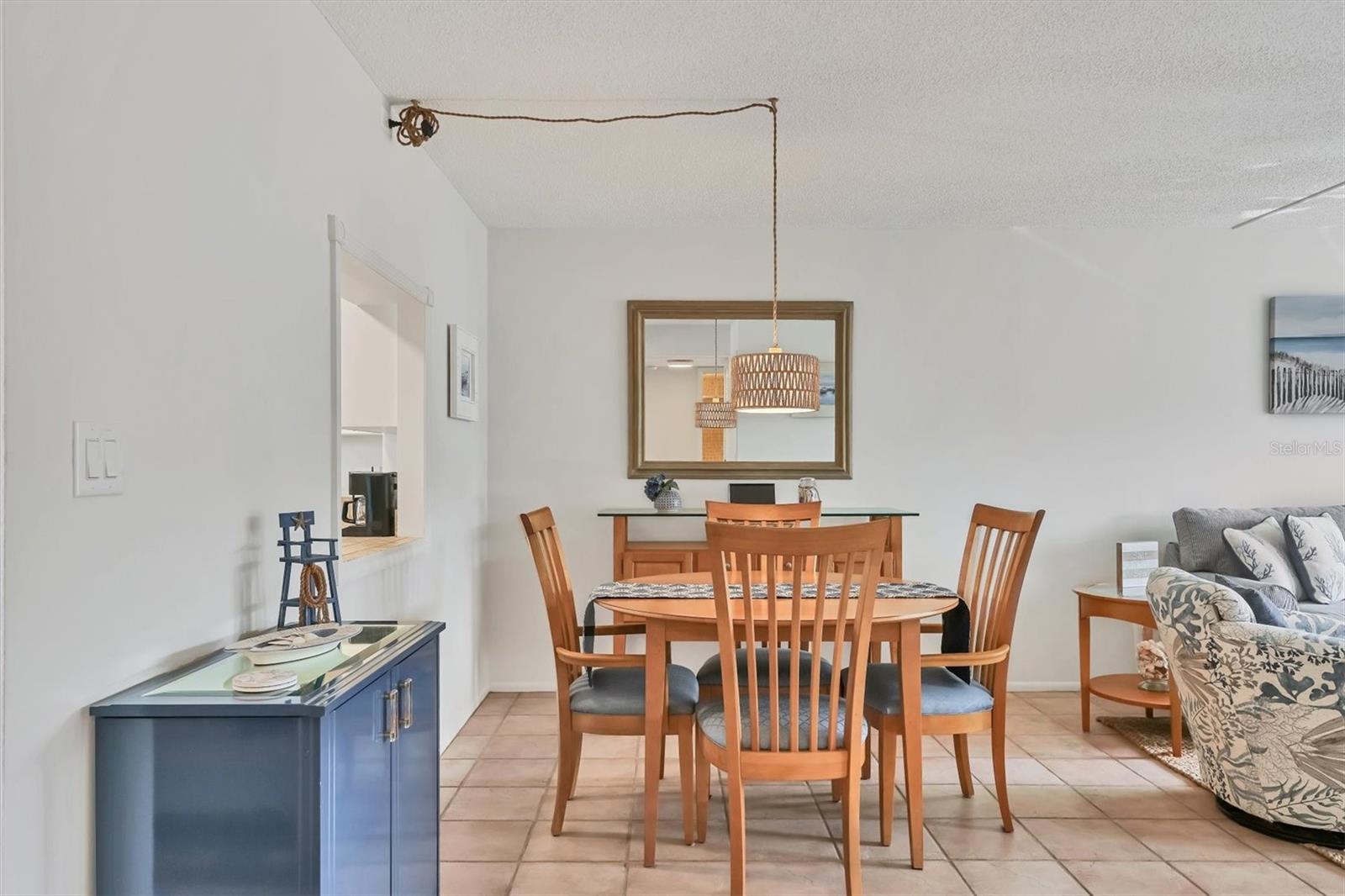 1250 N PORTOFINO DR #303, SARASOTA, FL, 34242