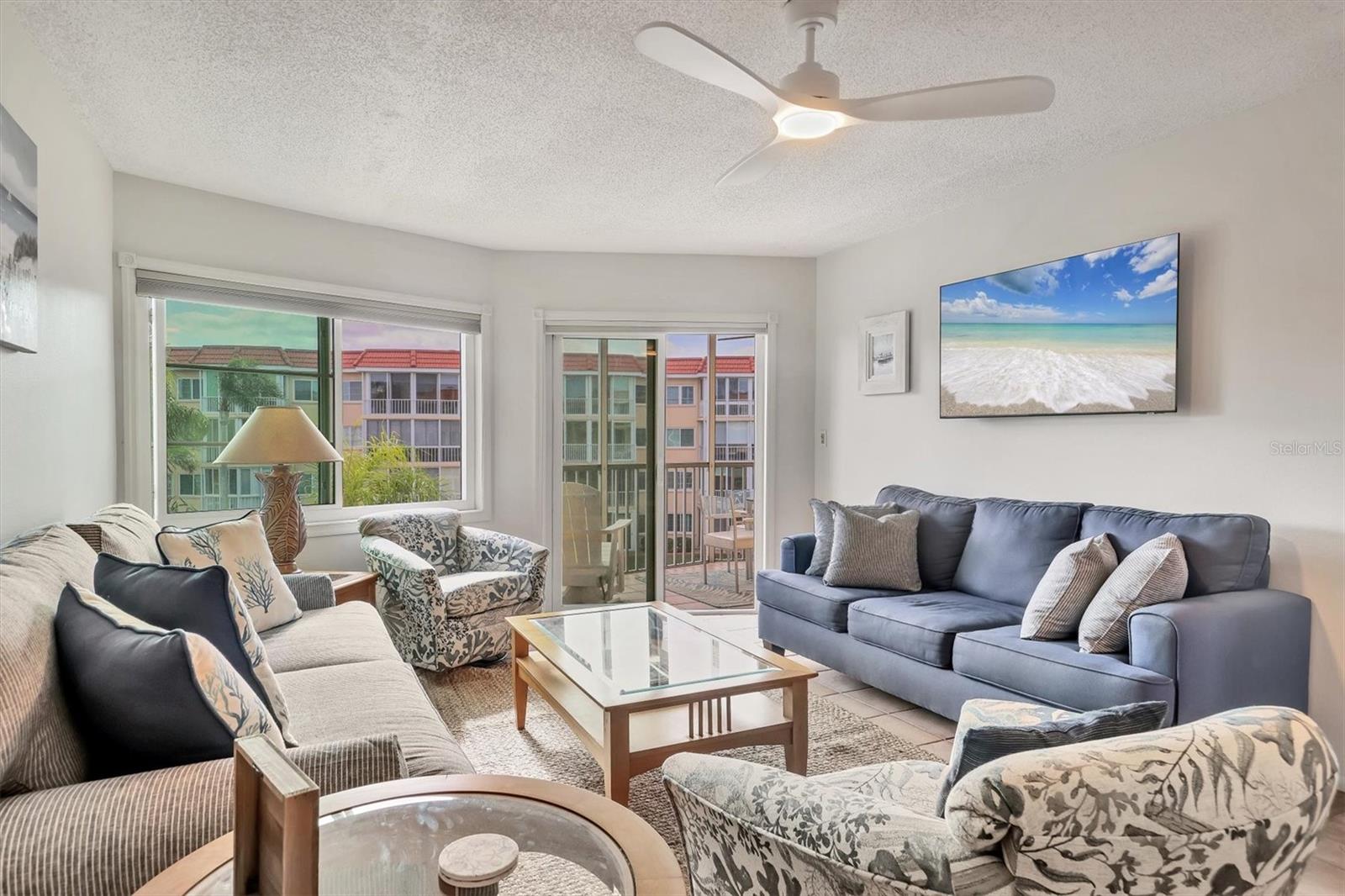 1250 N PORTOFINO DR #303, SARASOTA, FL, 34242