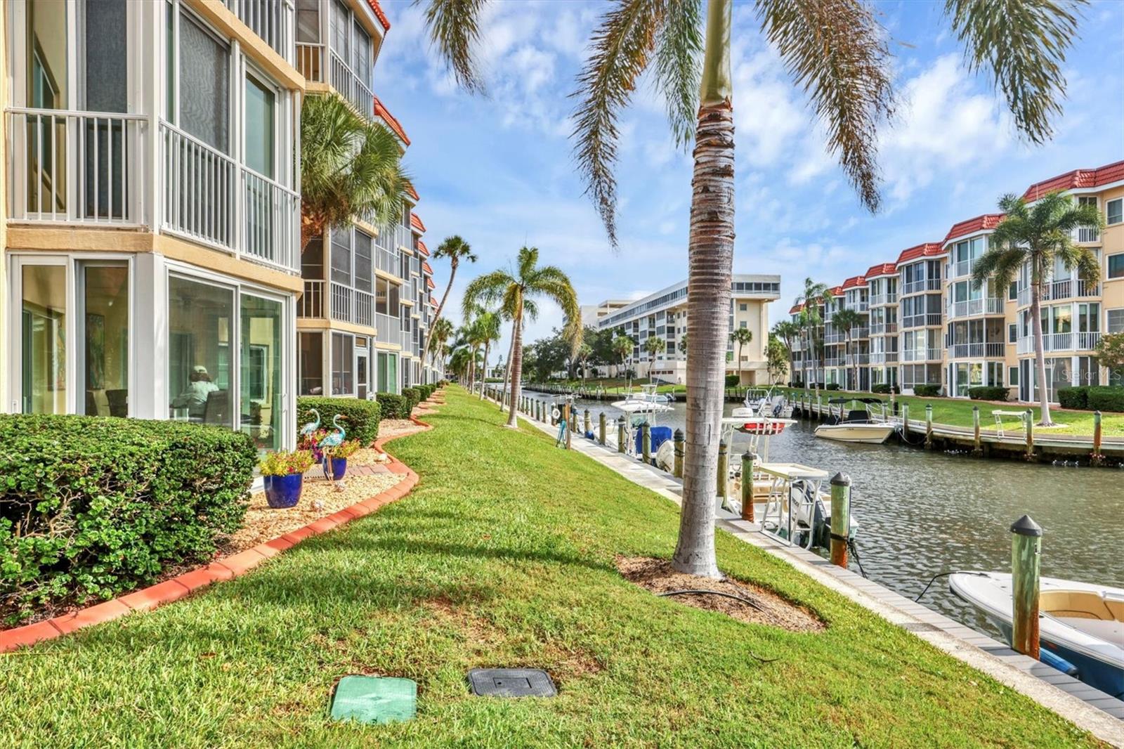 1250 N PORTOFINO DR #303, SARASOTA, FL, 34242