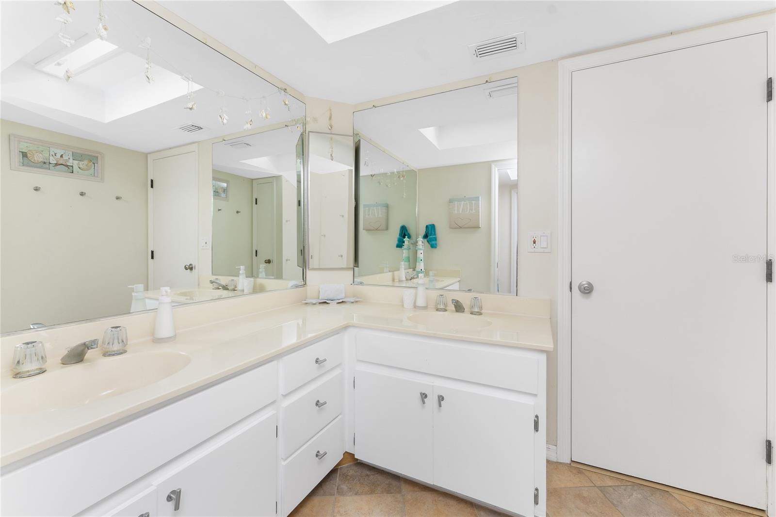 2124 SW 49TH TER, CAPE CORAL, FL, 33914