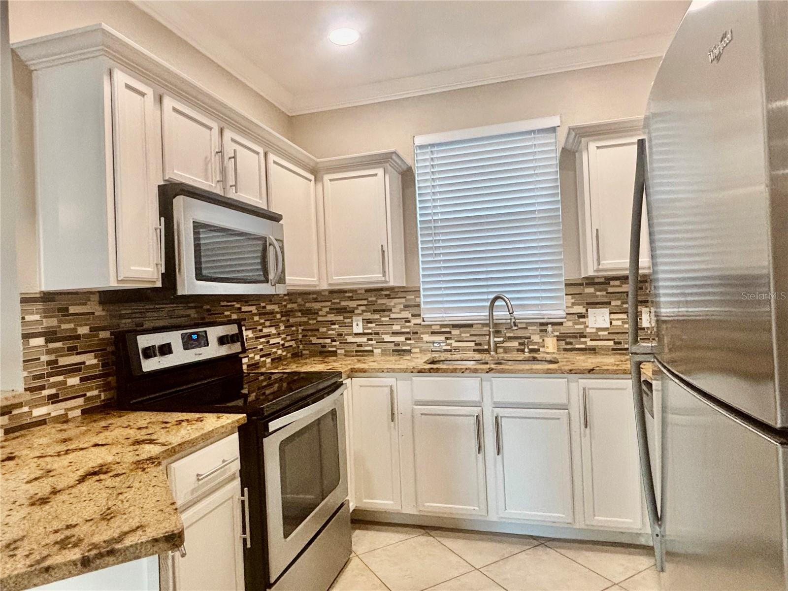 13576 FOREST LAKE DR, LARGO, FL, 33771