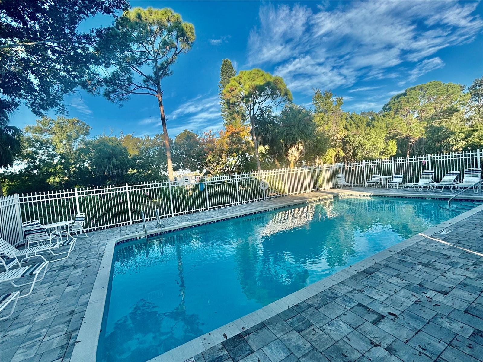 13576 FOREST LAKE DR, LARGO, FL, 33771