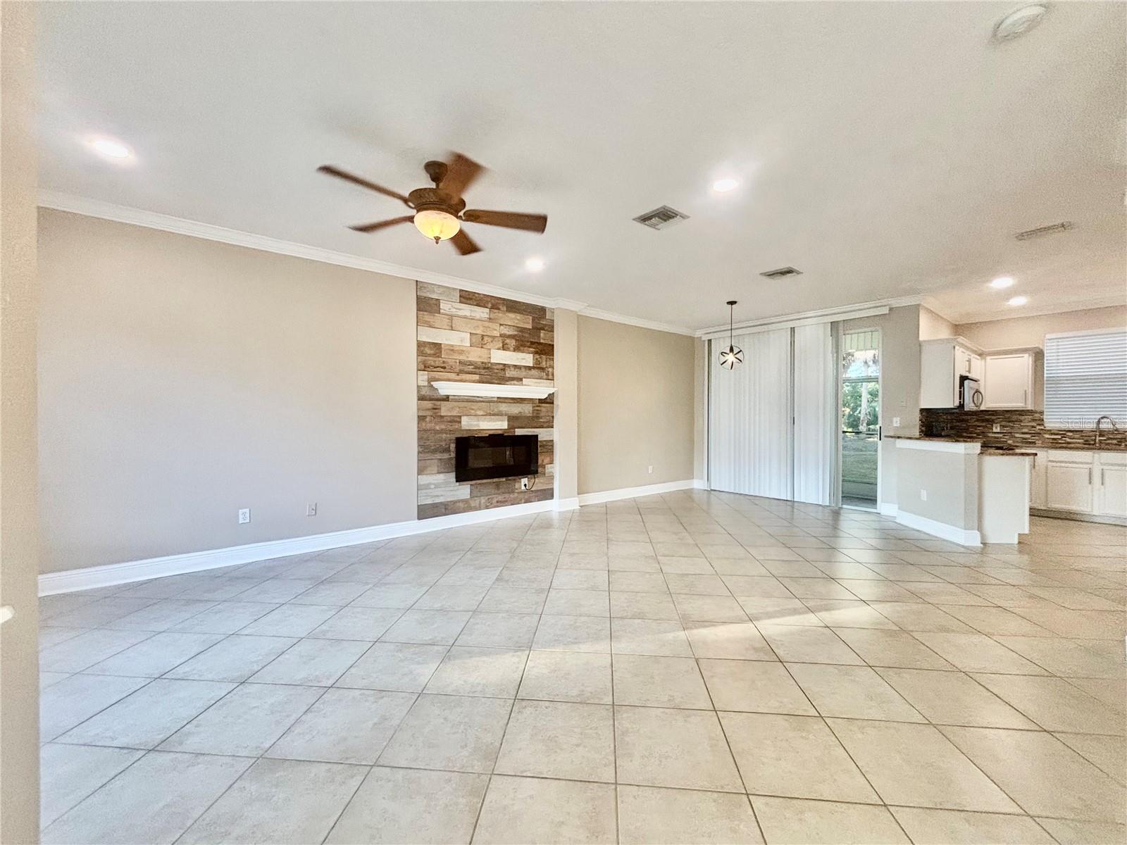 13576 FOREST LAKE DR, LARGO, FL, 33771