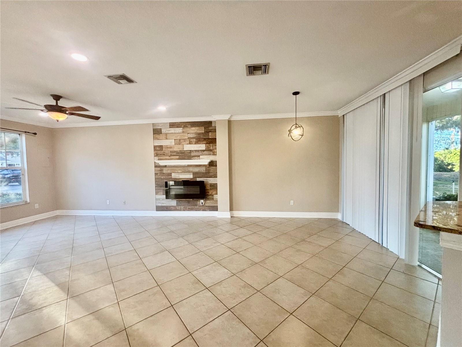 13576 FOREST LAKE DR, LARGO, FL, 33771