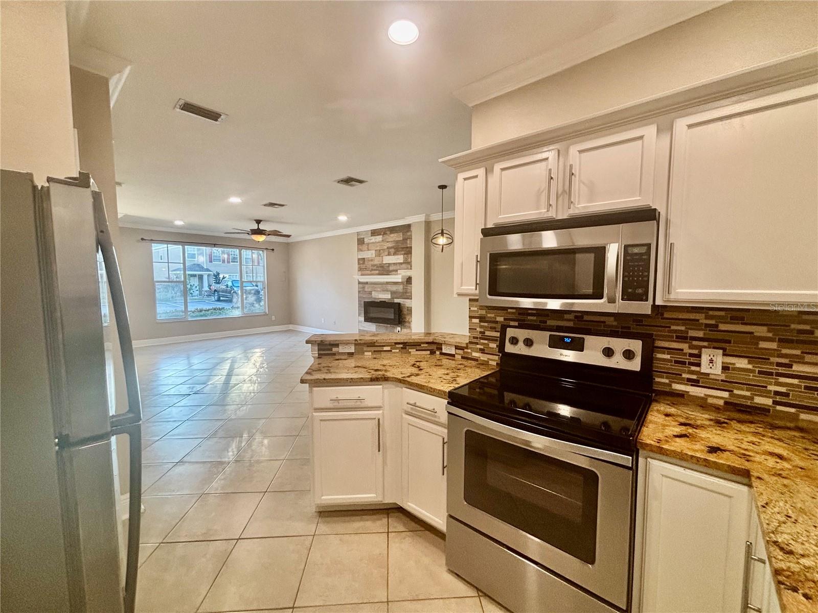 13576 FOREST LAKE DR, LARGO, FL, 33771