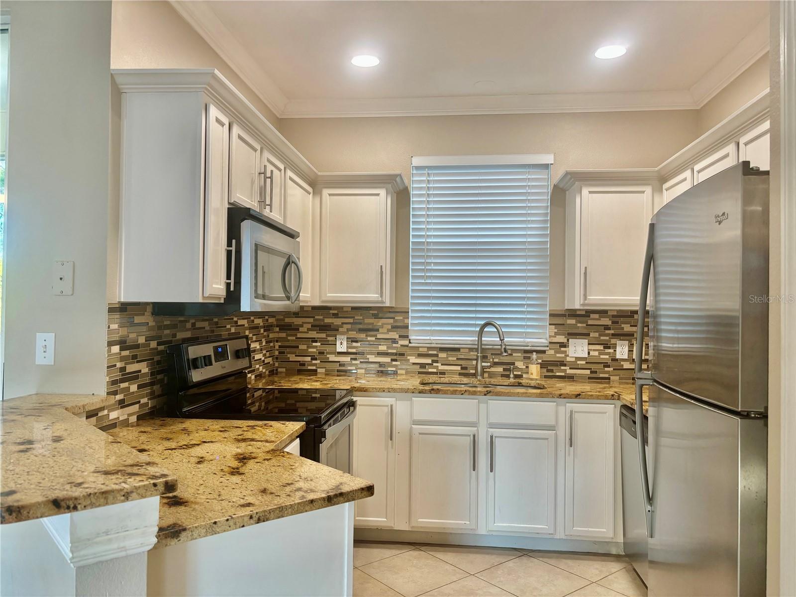 13576 FOREST LAKE DR, LARGO, FL, 33771