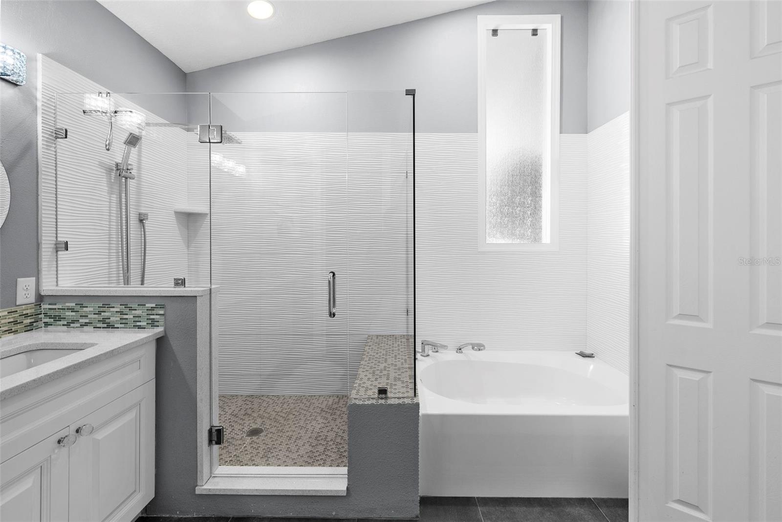 185 BANYAN BAY DR, ST PETERSBURG, FL, 33705