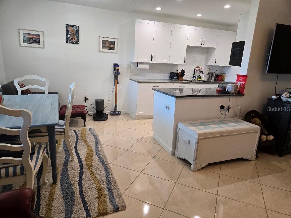 650 PINELLAS POINT DR S #204, ST PETERSBURG, FL, 33705