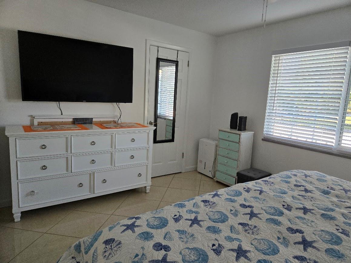 650 PINELLAS POINT DR S #204, ST PETERSBURG, FL, 33705