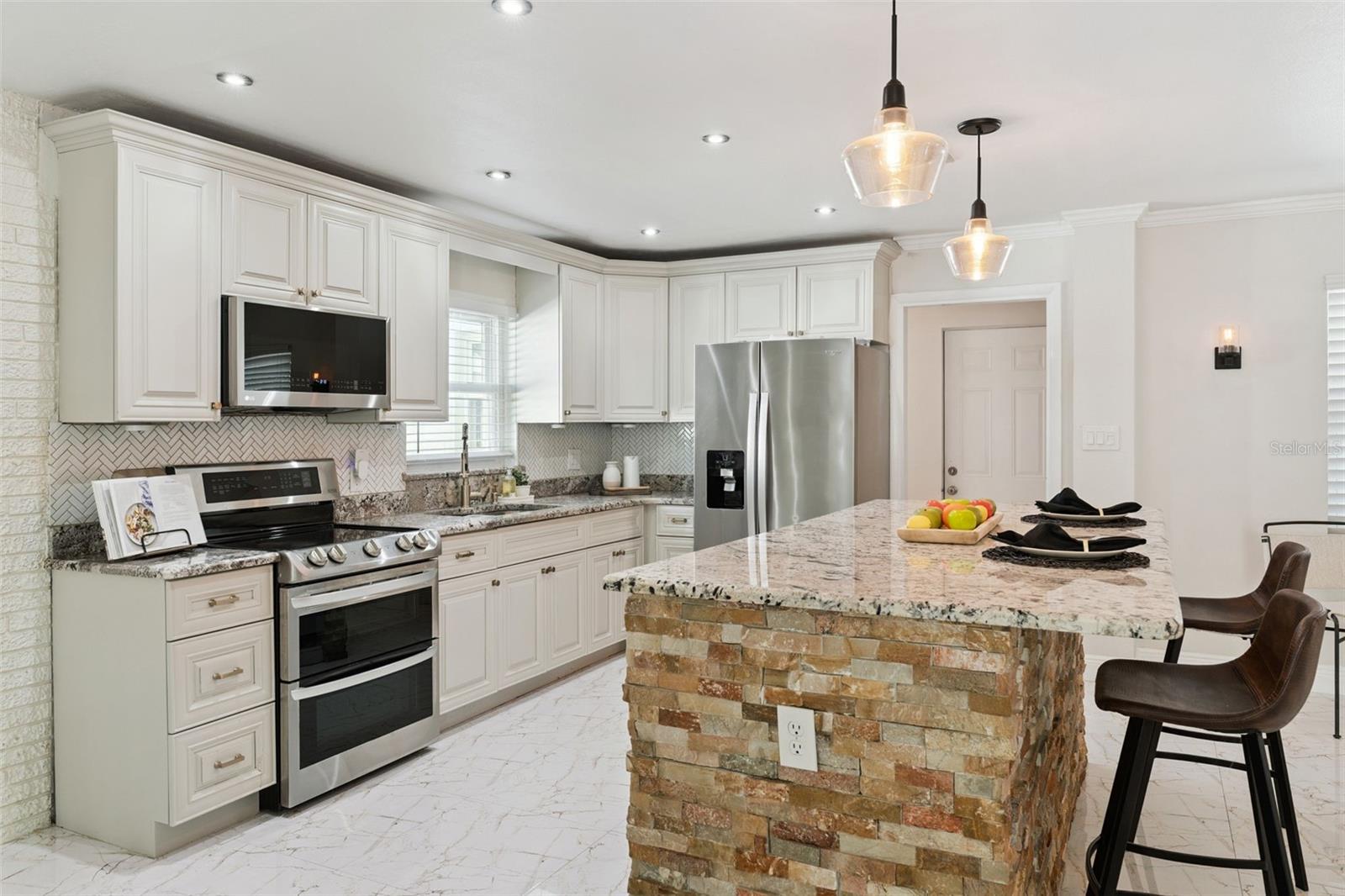 622 BEVERLY AVE, ALTAMONTE SPRINGS, FL, 32701