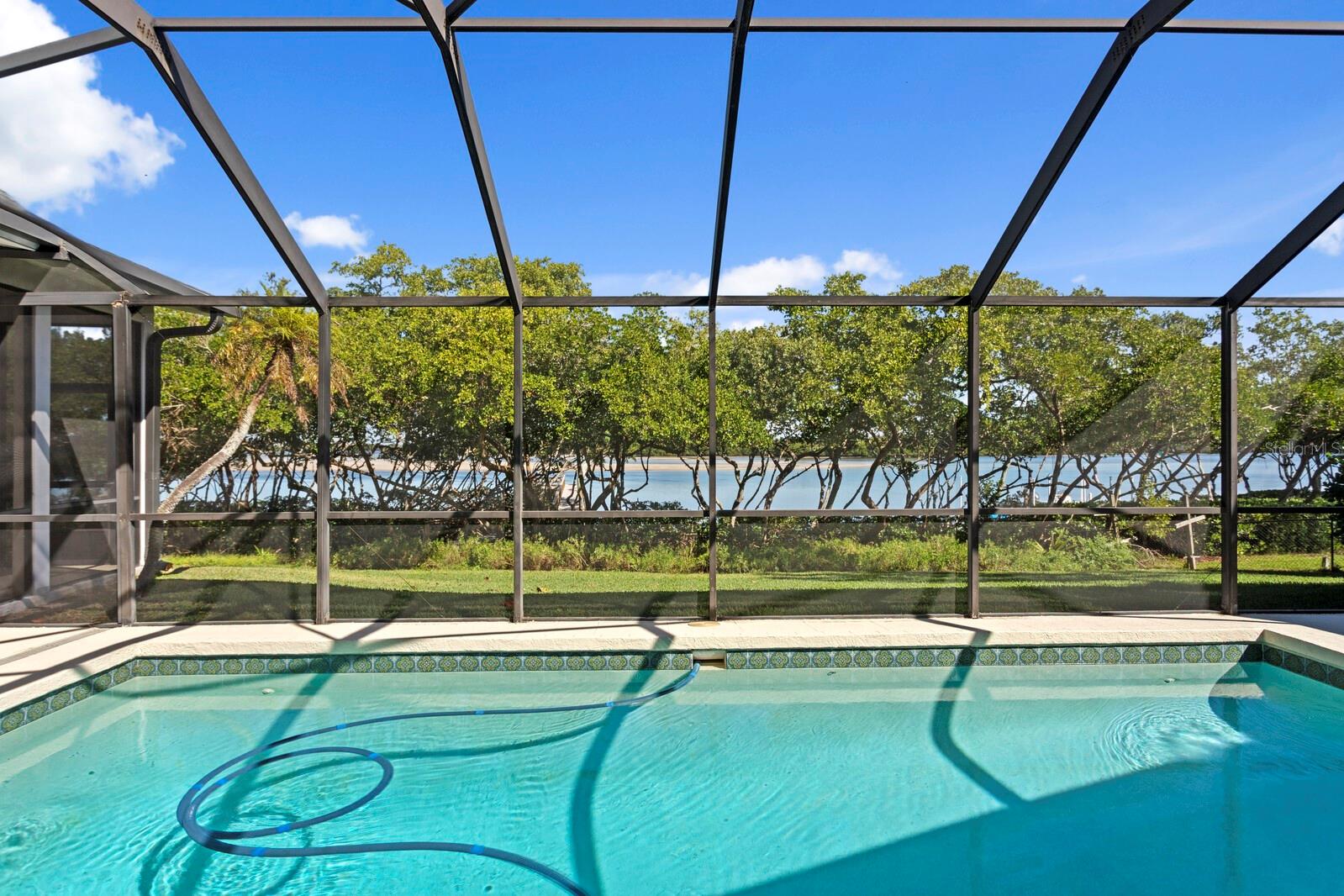 1501 75TH CIR NE, ST PETERSBURG, FL, 33702