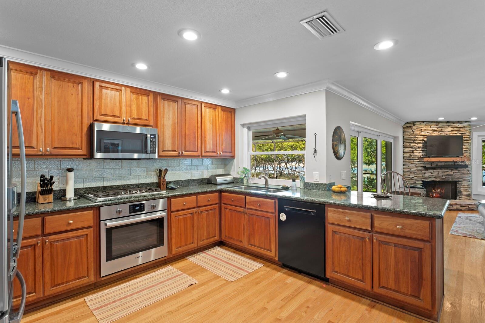 1501 75TH CIR NE, ST PETERSBURG, FL, 33702