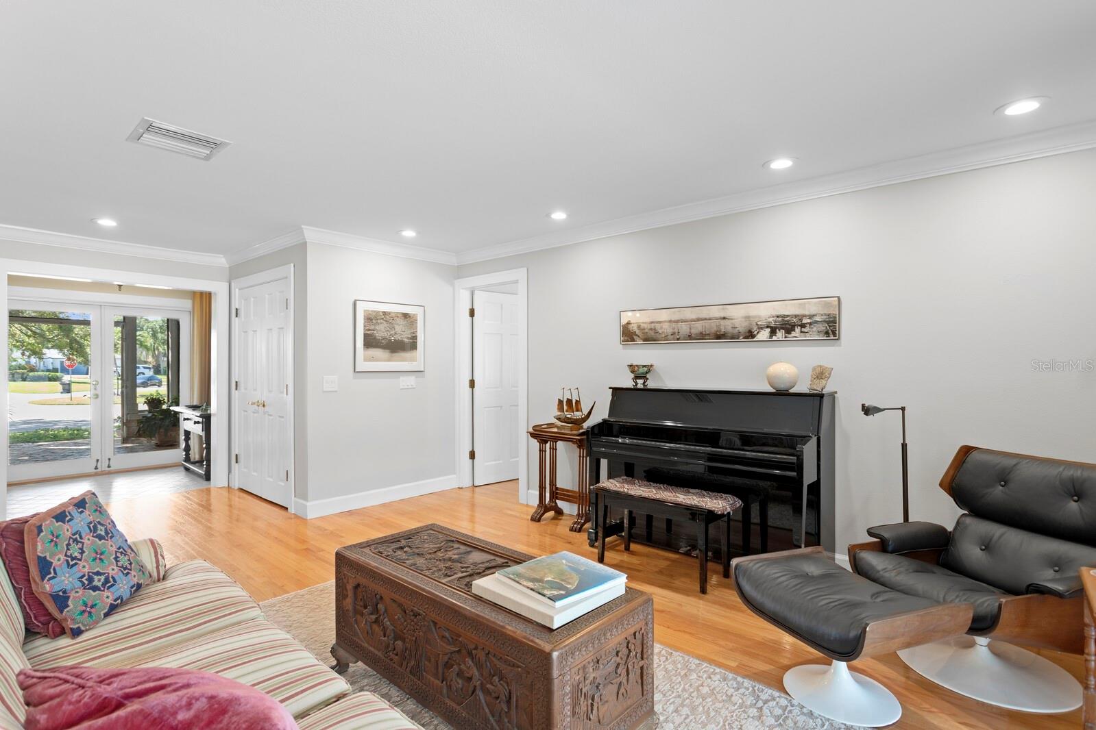 1501 75TH CIR NE, ST PETERSBURG, FL, 33702