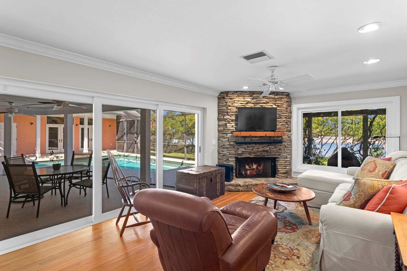 1501 75TH CIR NE, ST PETERSBURG, FL, 33702