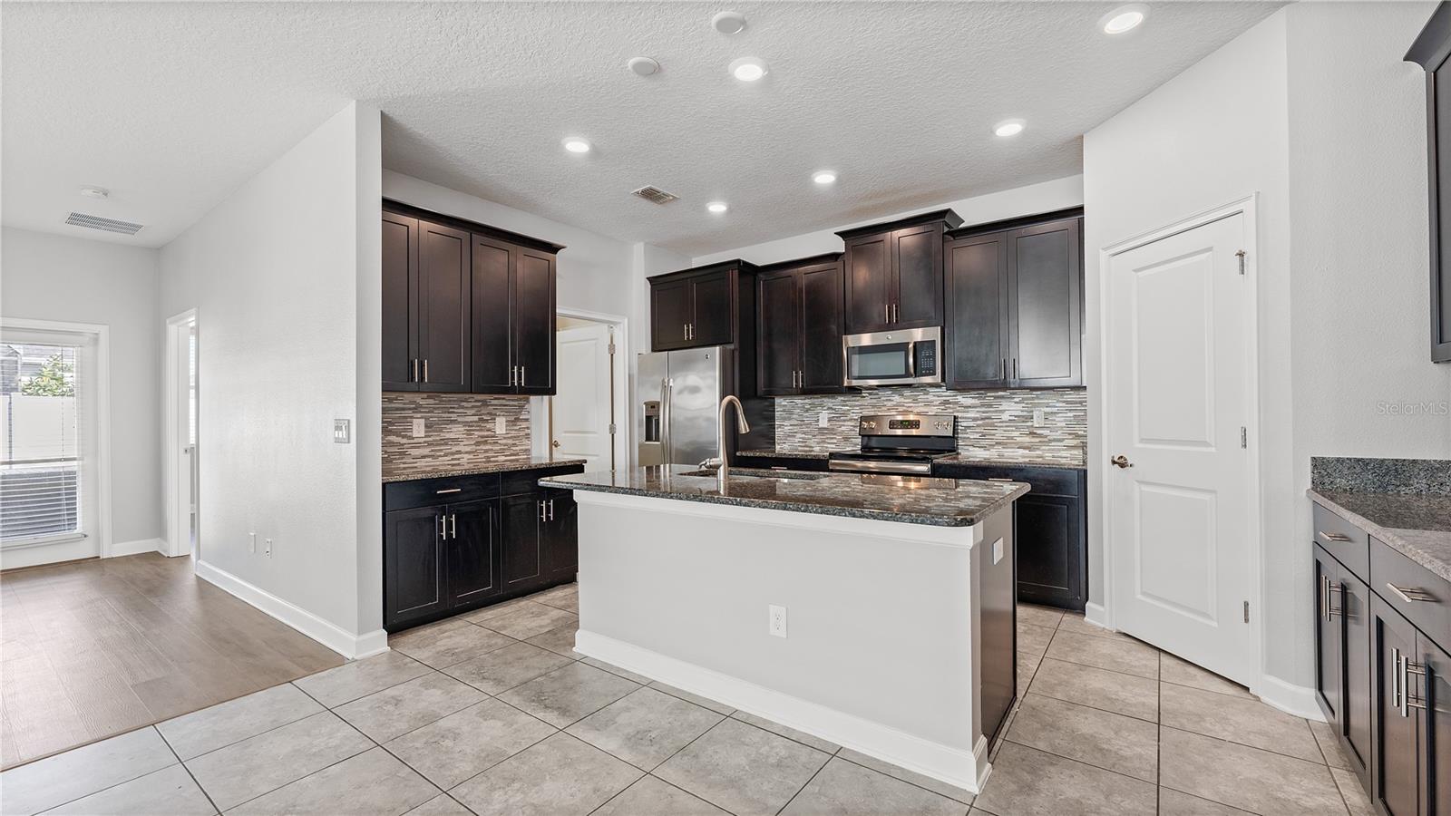 9881 MAGNOLIA WOODS BLVD, ORLANDO, FL, 32832