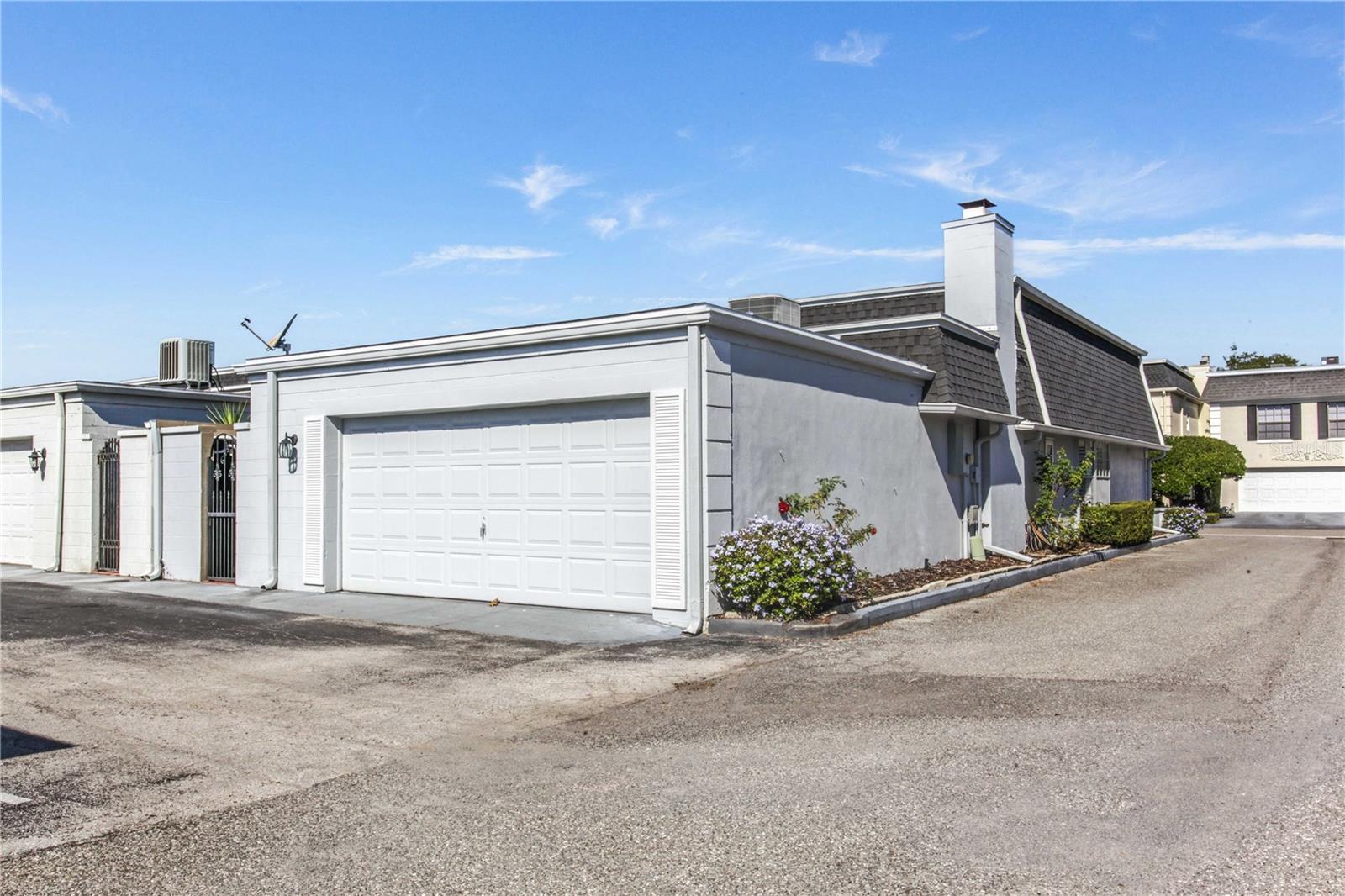 2040 COUNTRYSIDE CIR N, ORLANDO, FL, 32804