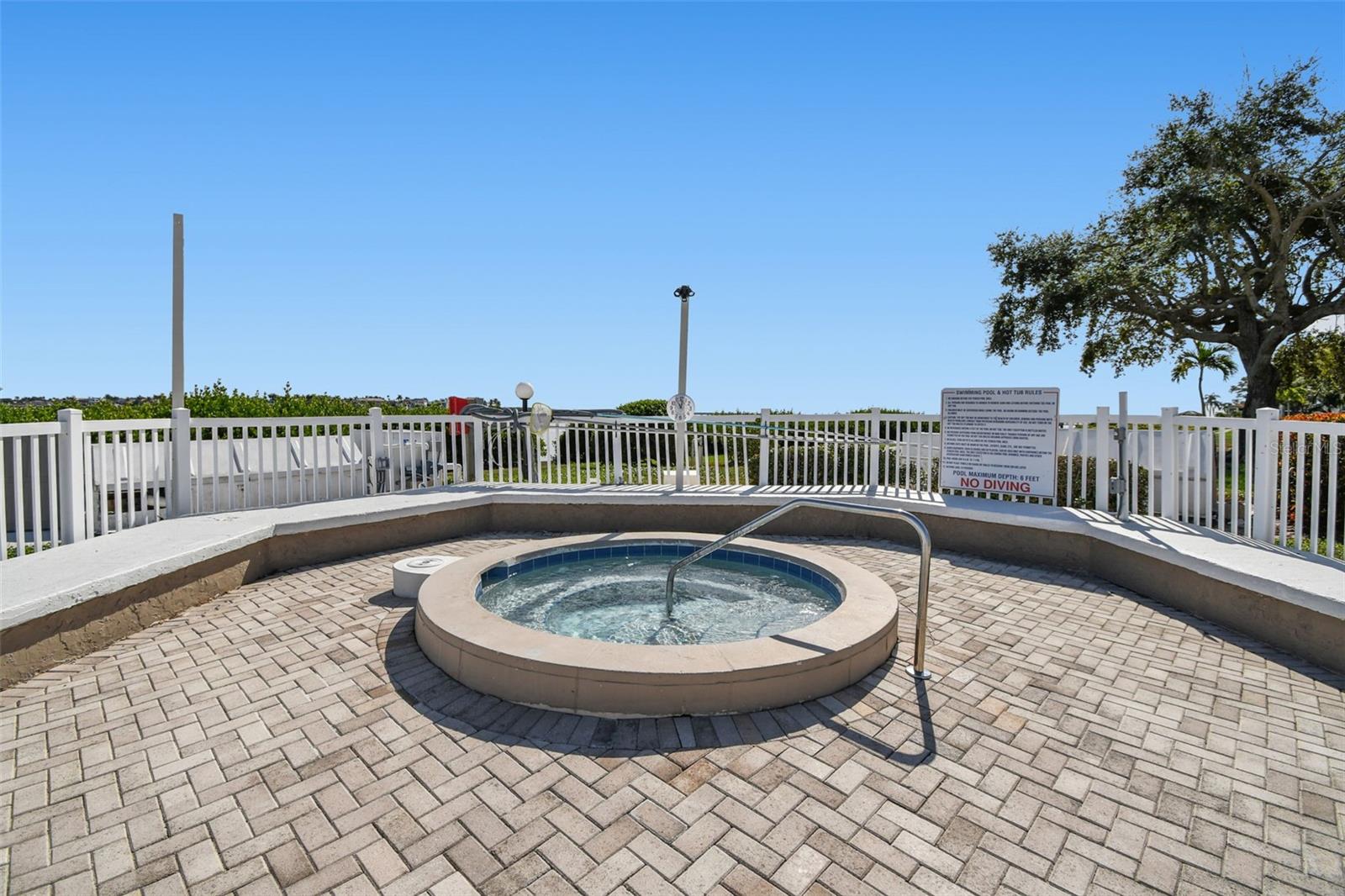 6104 PALMA DEL MAR BLVD S #402, ST PETERSBURG, FL, 33715