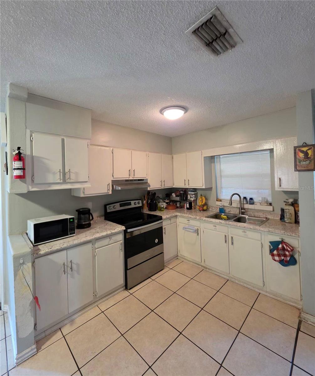 804 S LONE OAK DR, LEESBURG, FL, 34748