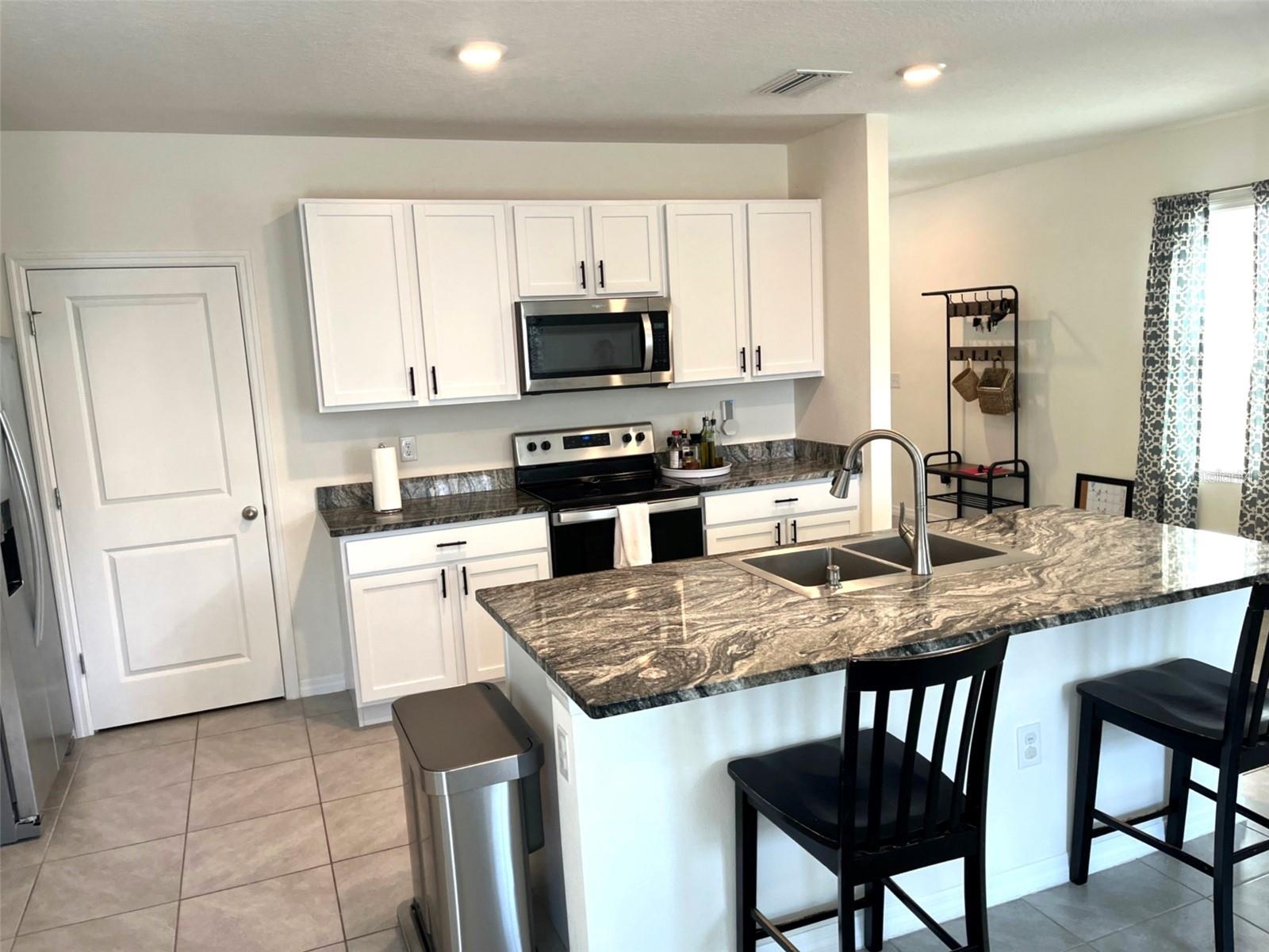 32606 CANYONLANDS DR, WESLEY CHAPEL, FL, 33543