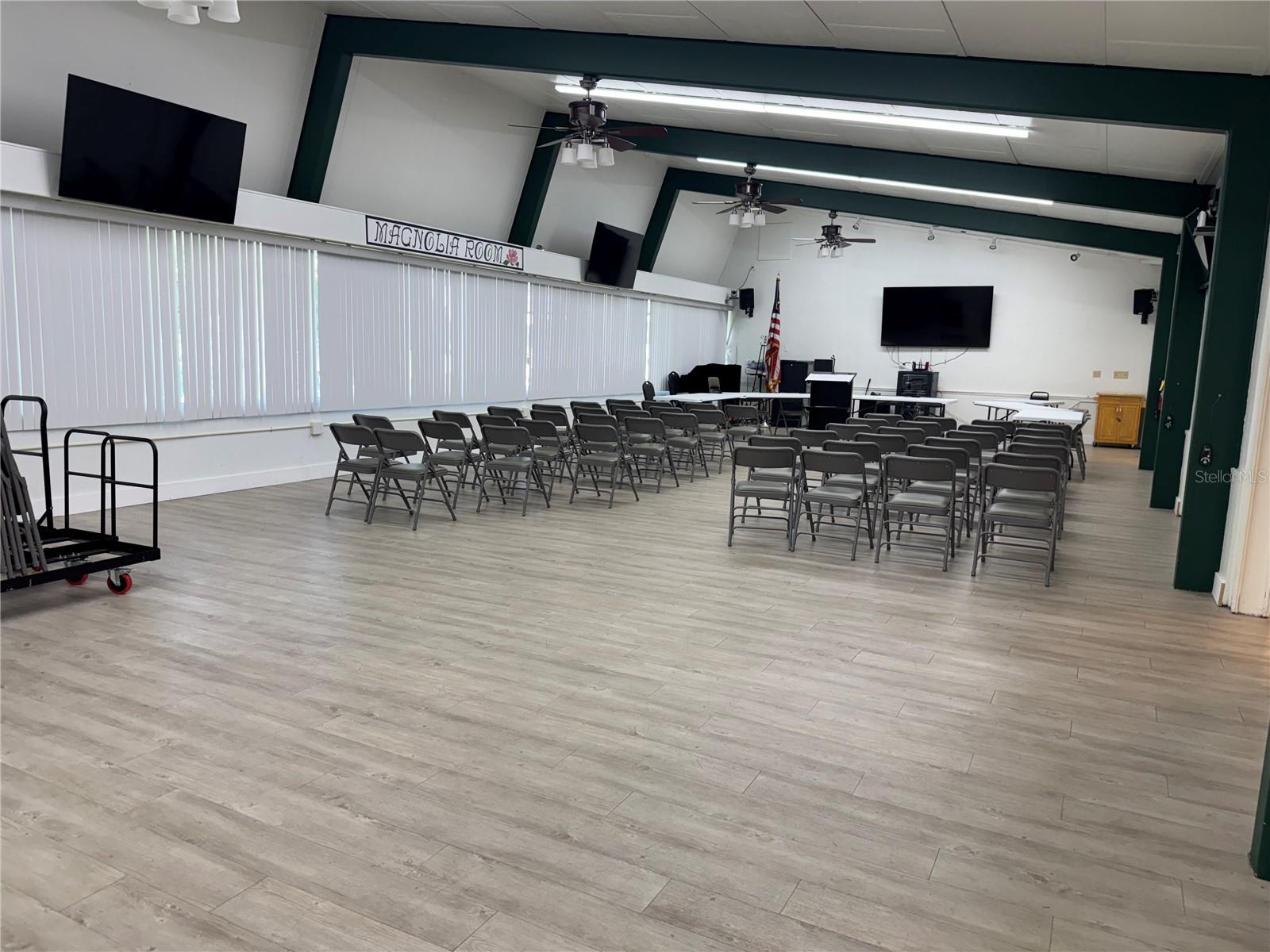 82 N BOBWHITE RD, WILDWOOD, FL, 34785