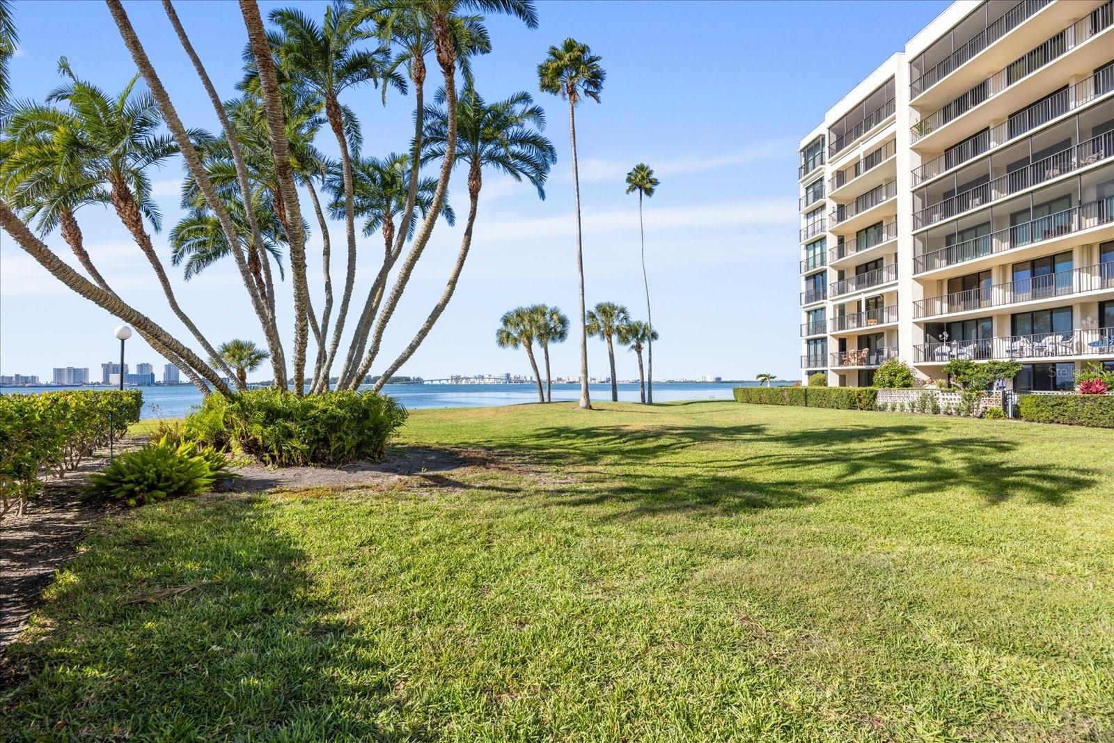 100 OAKMONT LN #101, BELLEAIR, FL, 33756