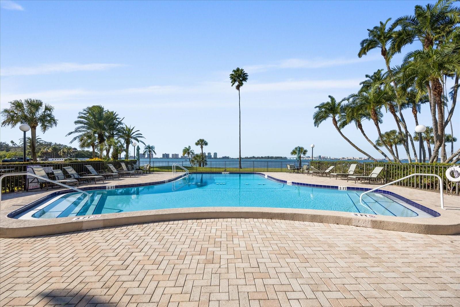 100 OAKMONT LN #101, BELLEAIR, FL, 33756