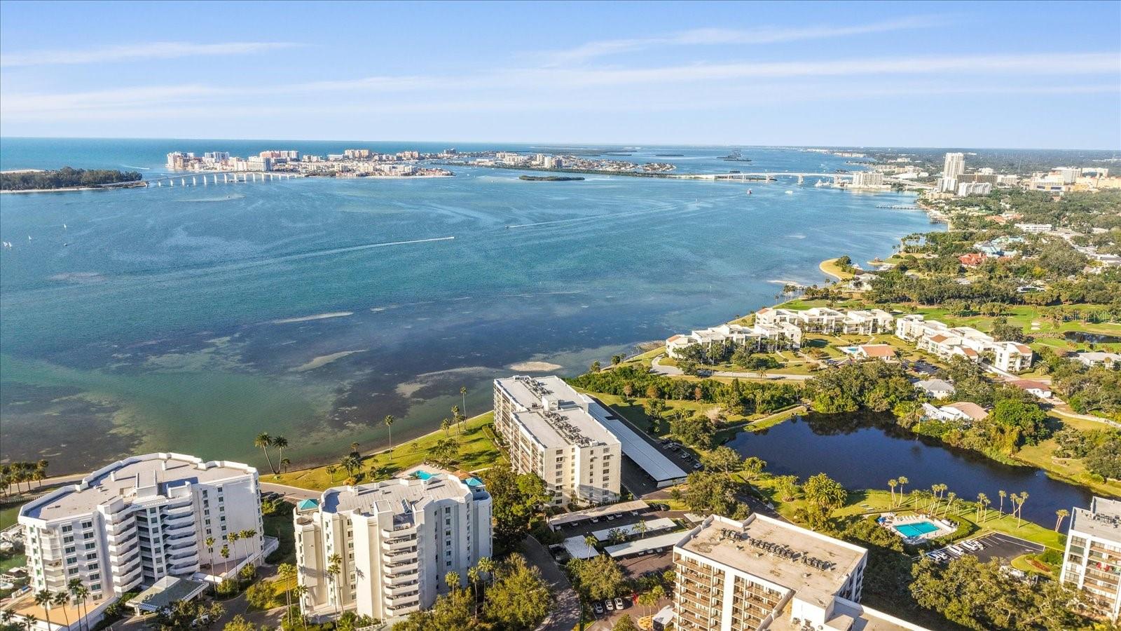 100 OAKMONT LN #101, BELLEAIR, FL, 33756