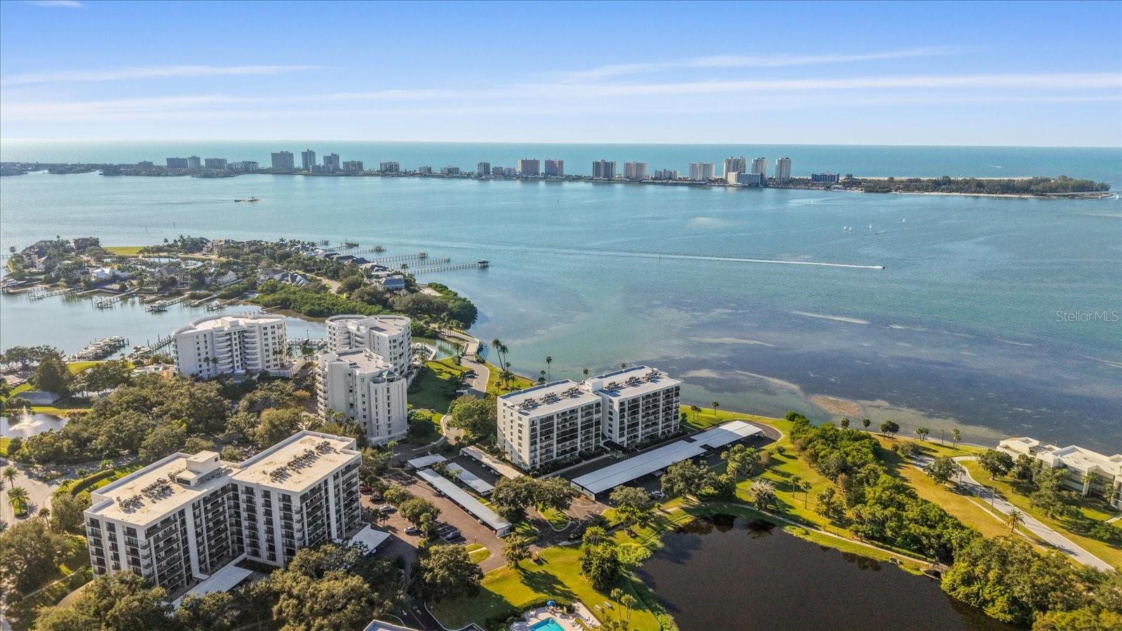 100 OAKMONT LN #101, BELLEAIR, FL, 33756