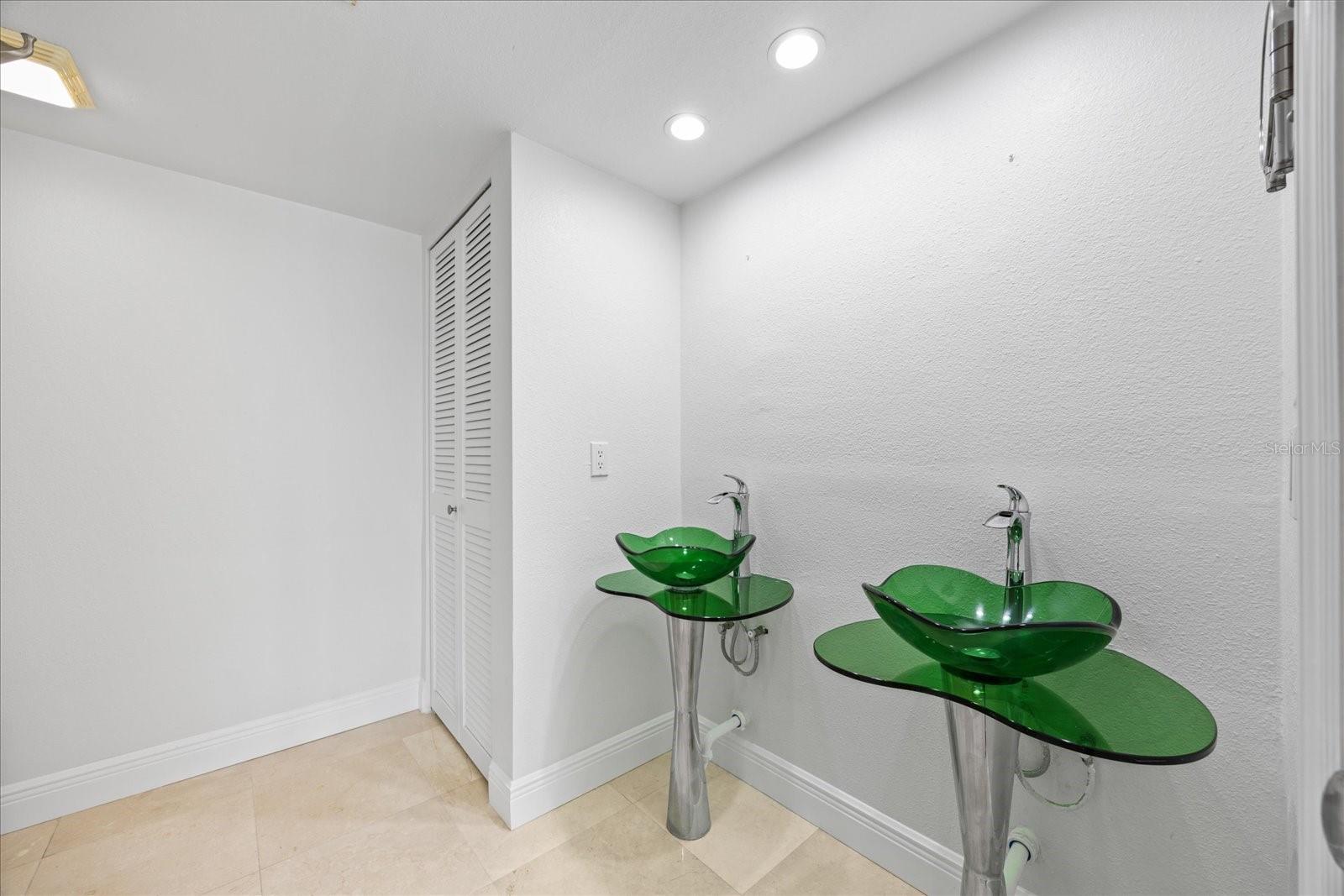 100 OAKMONT LN #101, BELLEAIR, FL, 33756