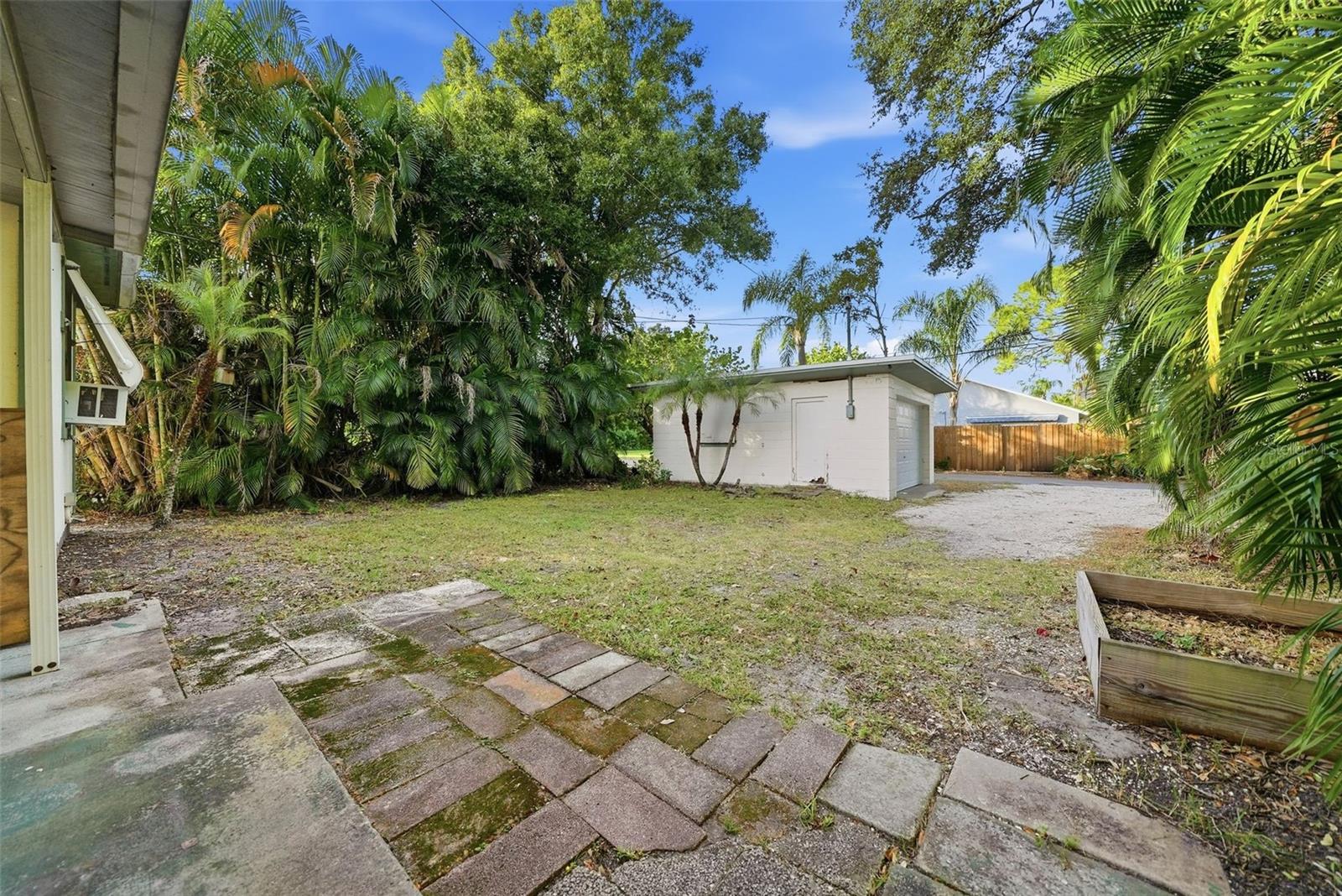 533 38TH AVE N, ST PETERSBURG, FL, 33704