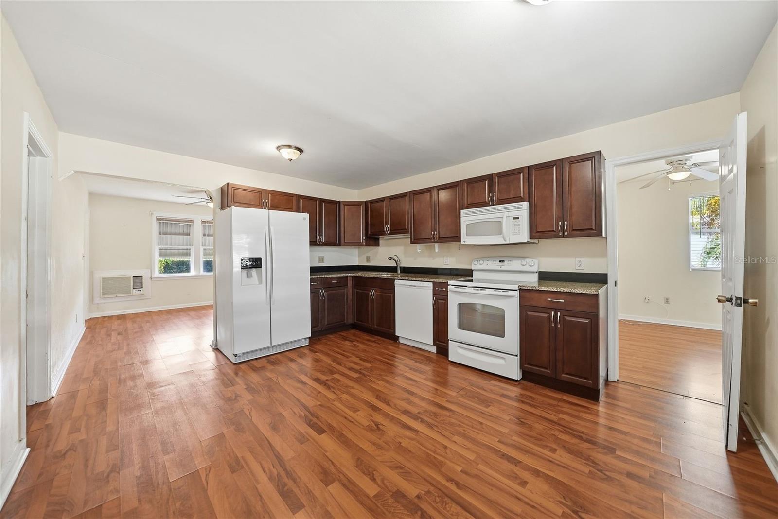 533 38TH AVE N, ST PETERSBURG, FL, 33704