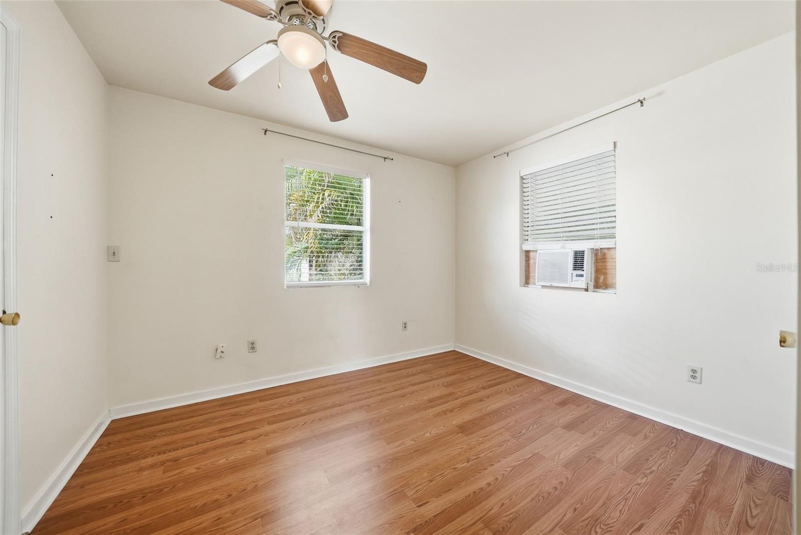 533 38TH AVE N, ST PETERSBURG, FL, 33704