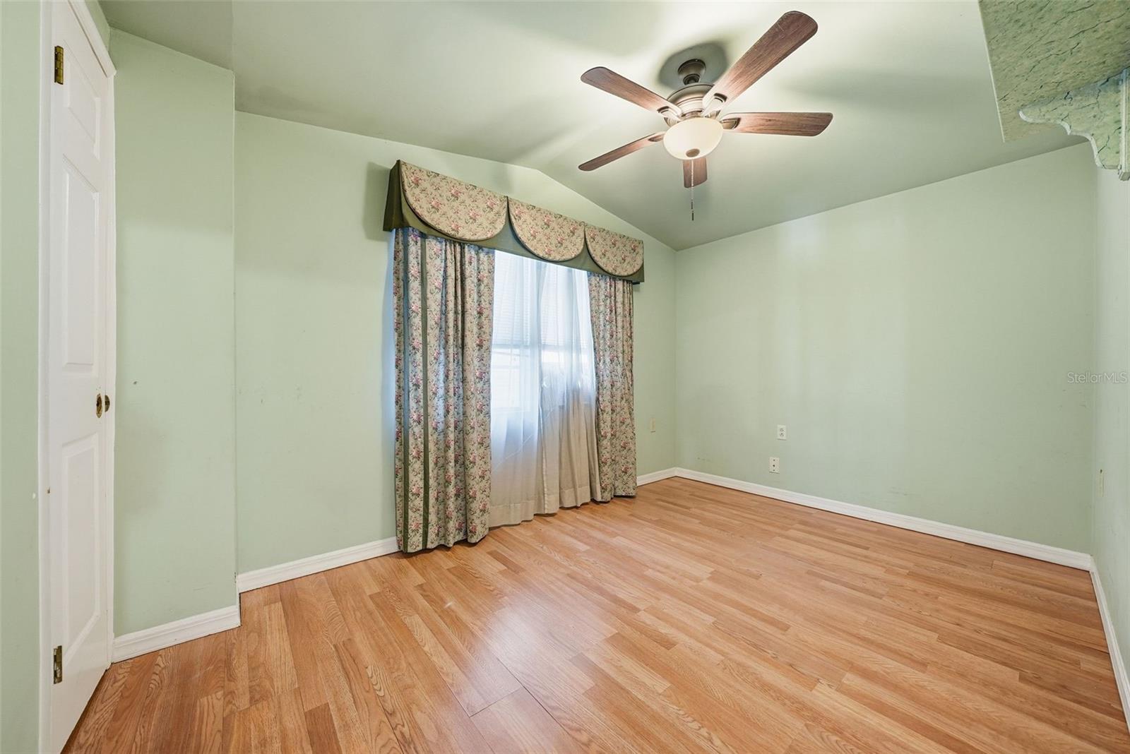 533 38TH AVE N, ST PETERSBURG, FL, 33704