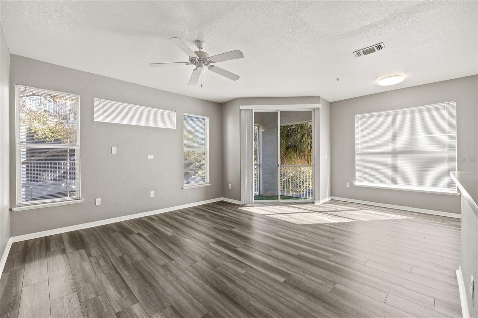 5519 LEGACY CRESCENT PL #201, RIVERVIEW, FL, 33578