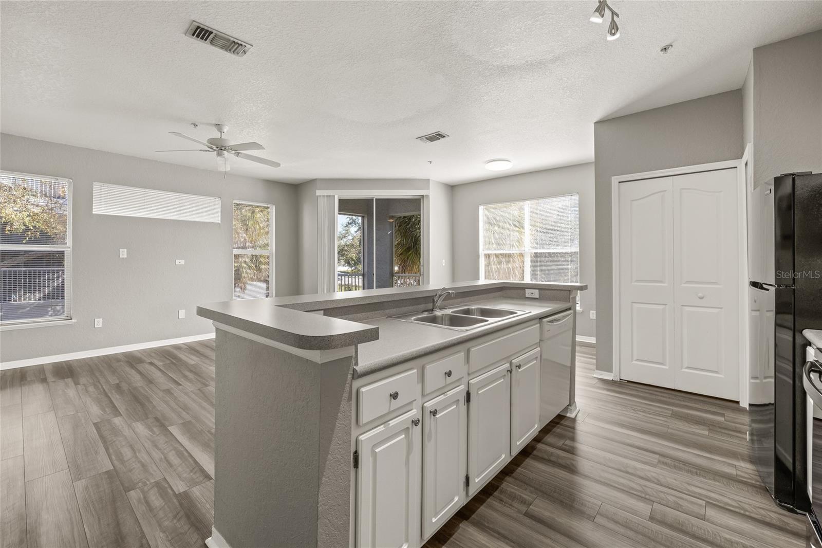 5519 LEGACY CRESCENT PL #201, RIVERVIEW, FL, 33578