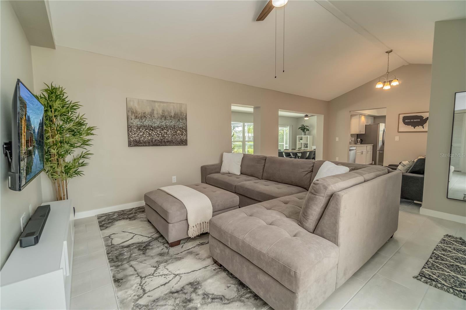 33 CADDY RD, ROTONDA WEST, FL, 33947