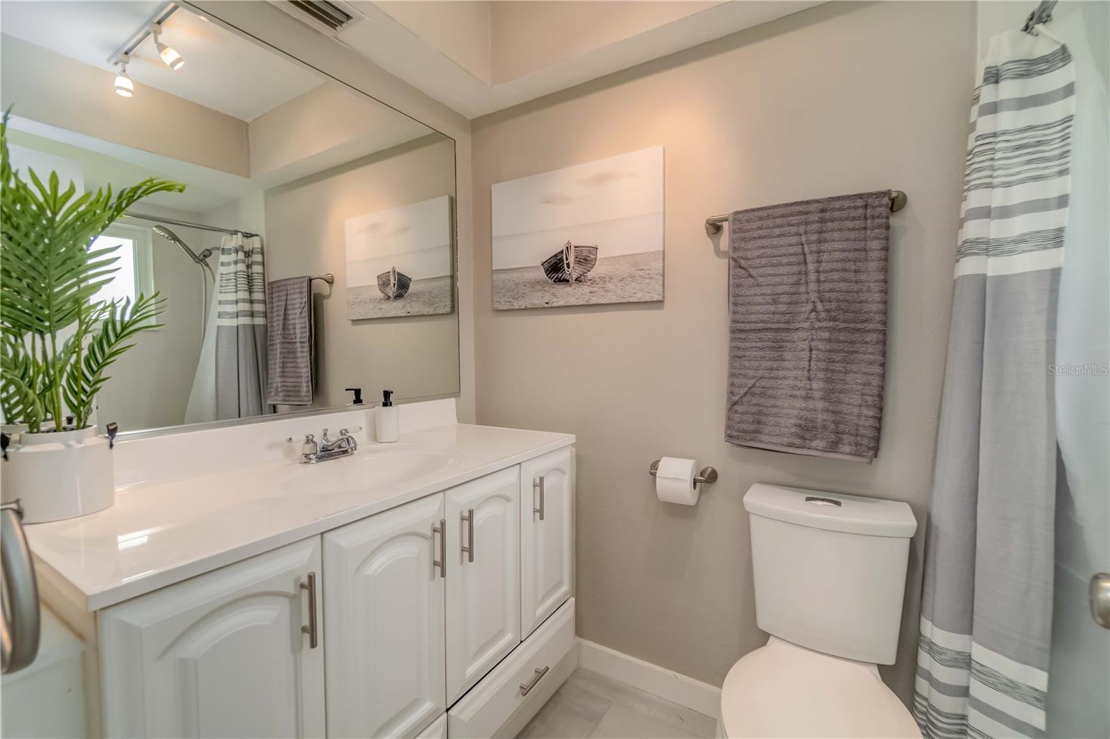 33 CADDY RD, ROTONDA WEST, FL, 33947