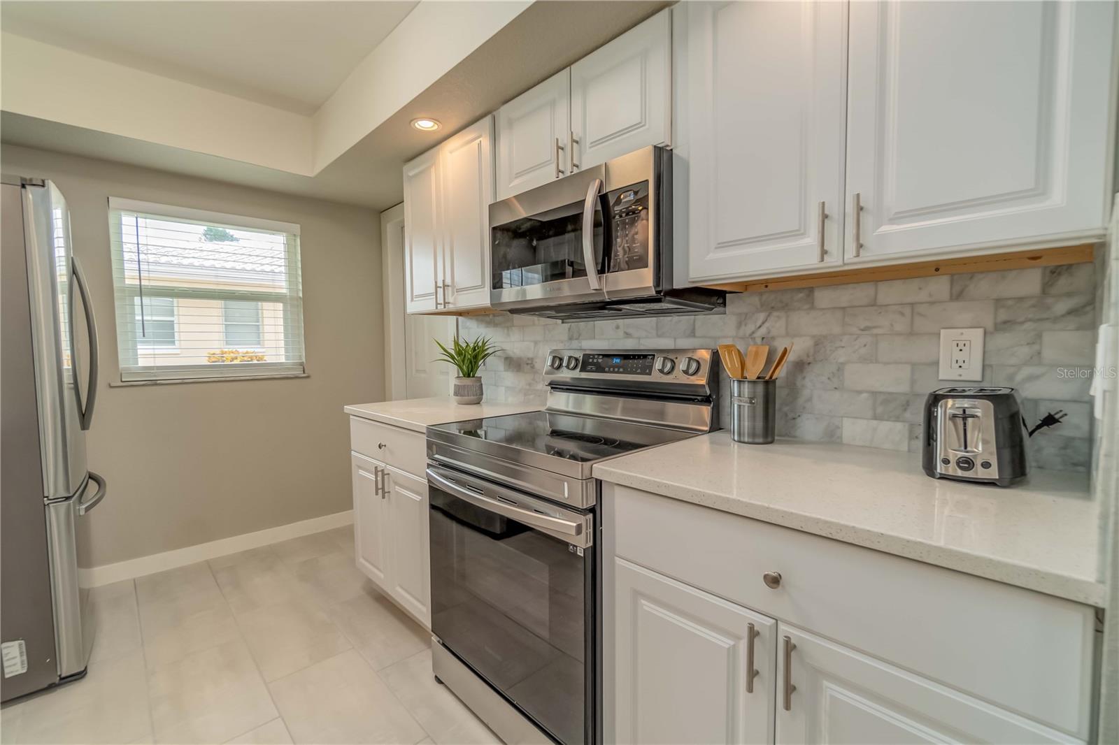 33 CADDY RD, ROTONDA WEST, FL, 33947