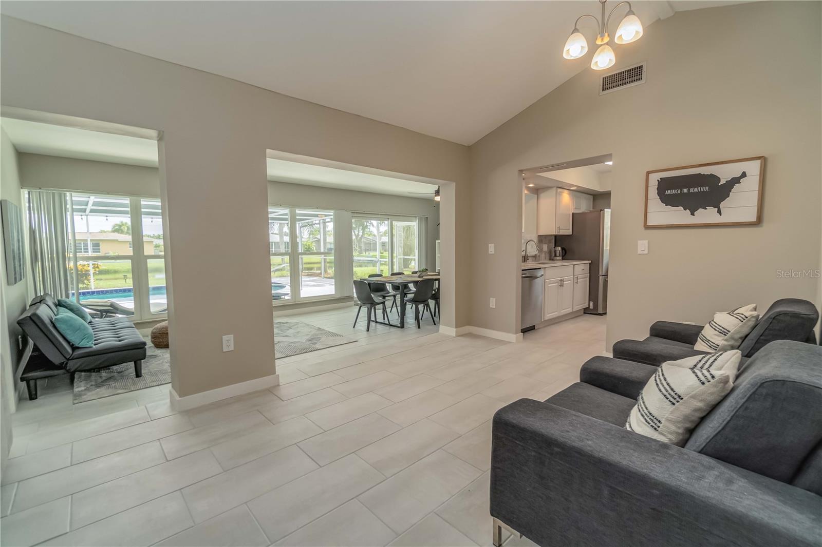 33 CADDY RD, ROTONDA WEST, FL, 33947