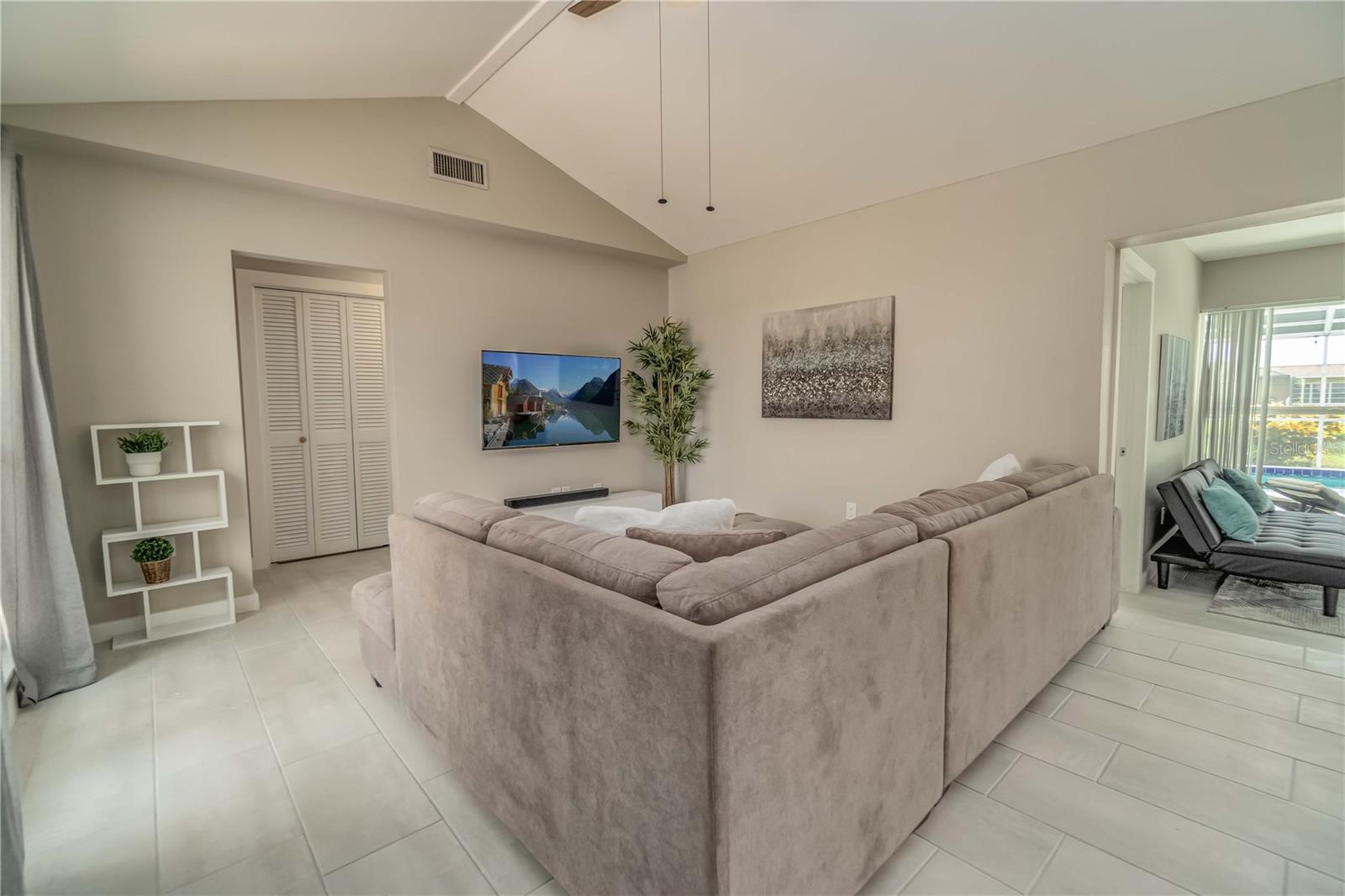 33 CADDY RD, ROTONDA WEST, FL, 33947