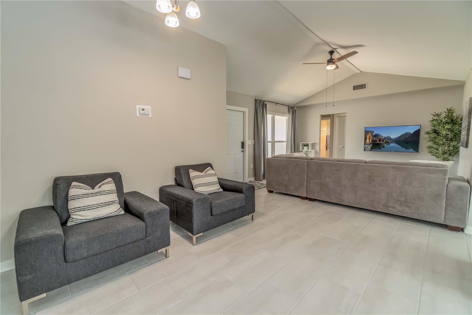 33 CADDY RD, ROTONDA WEST, FL, 33947