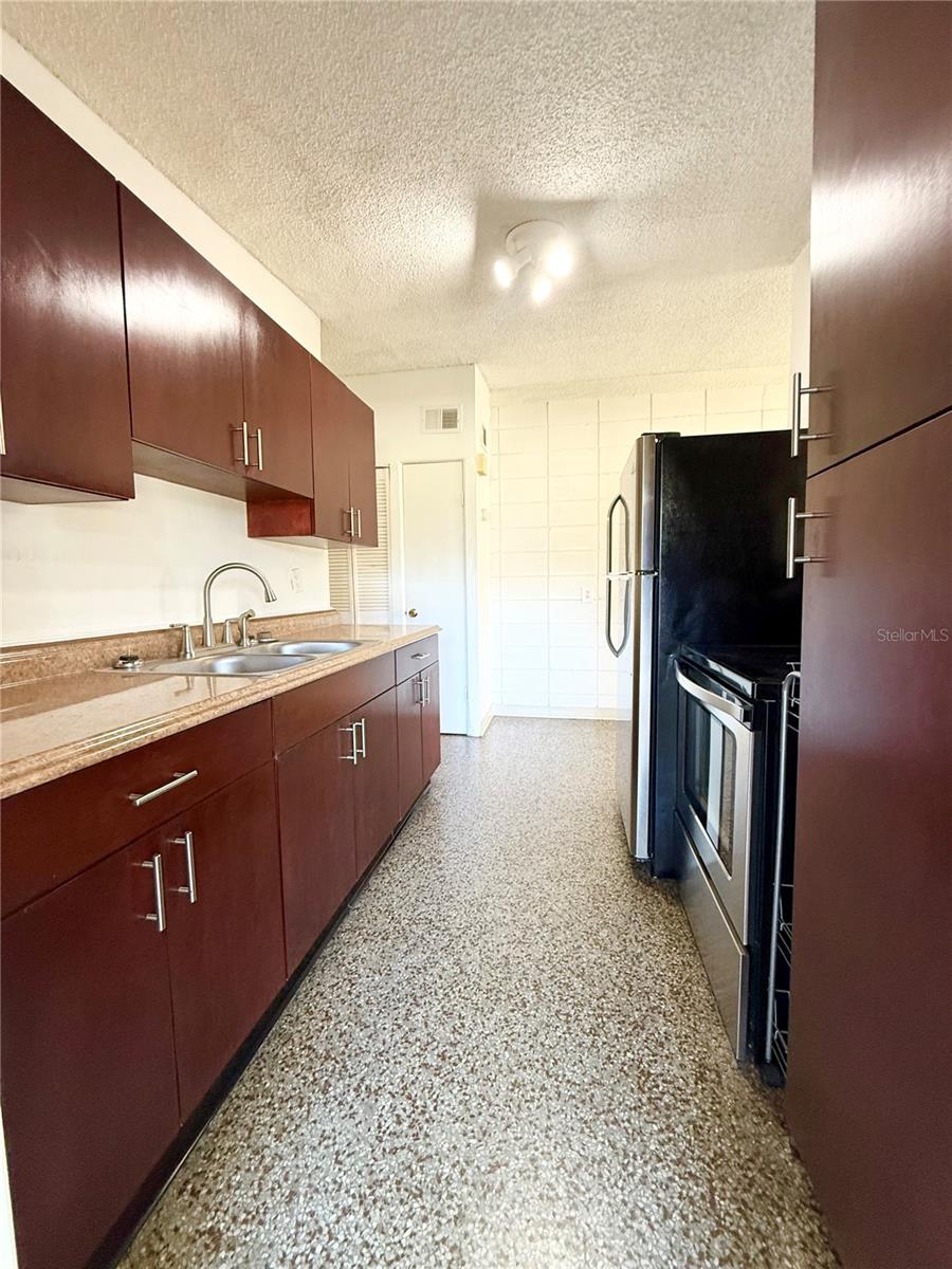 2207 VINE ST, ORLANDO, FL, 32806