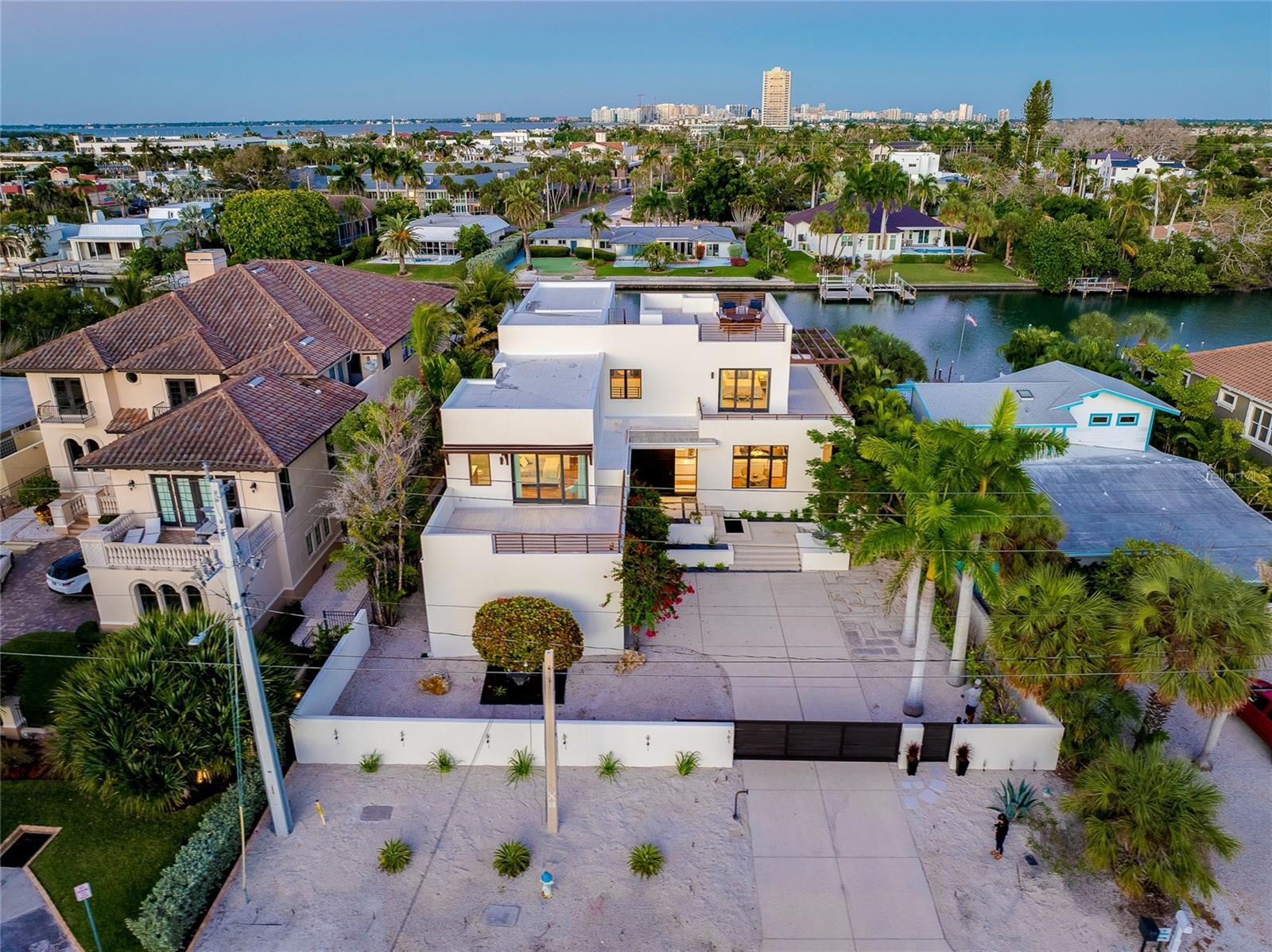 161 S POLK DR, SARASOTA, FL, 34236