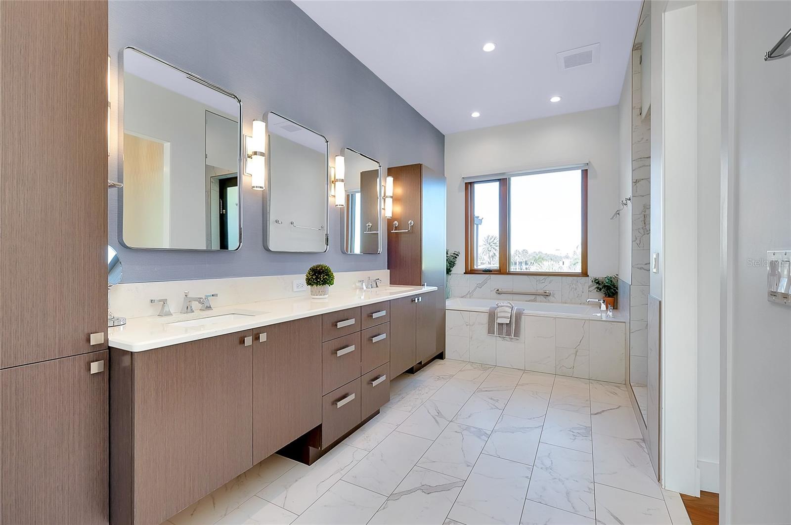 161 S POLK DR, SARASOTA, FL, 34236