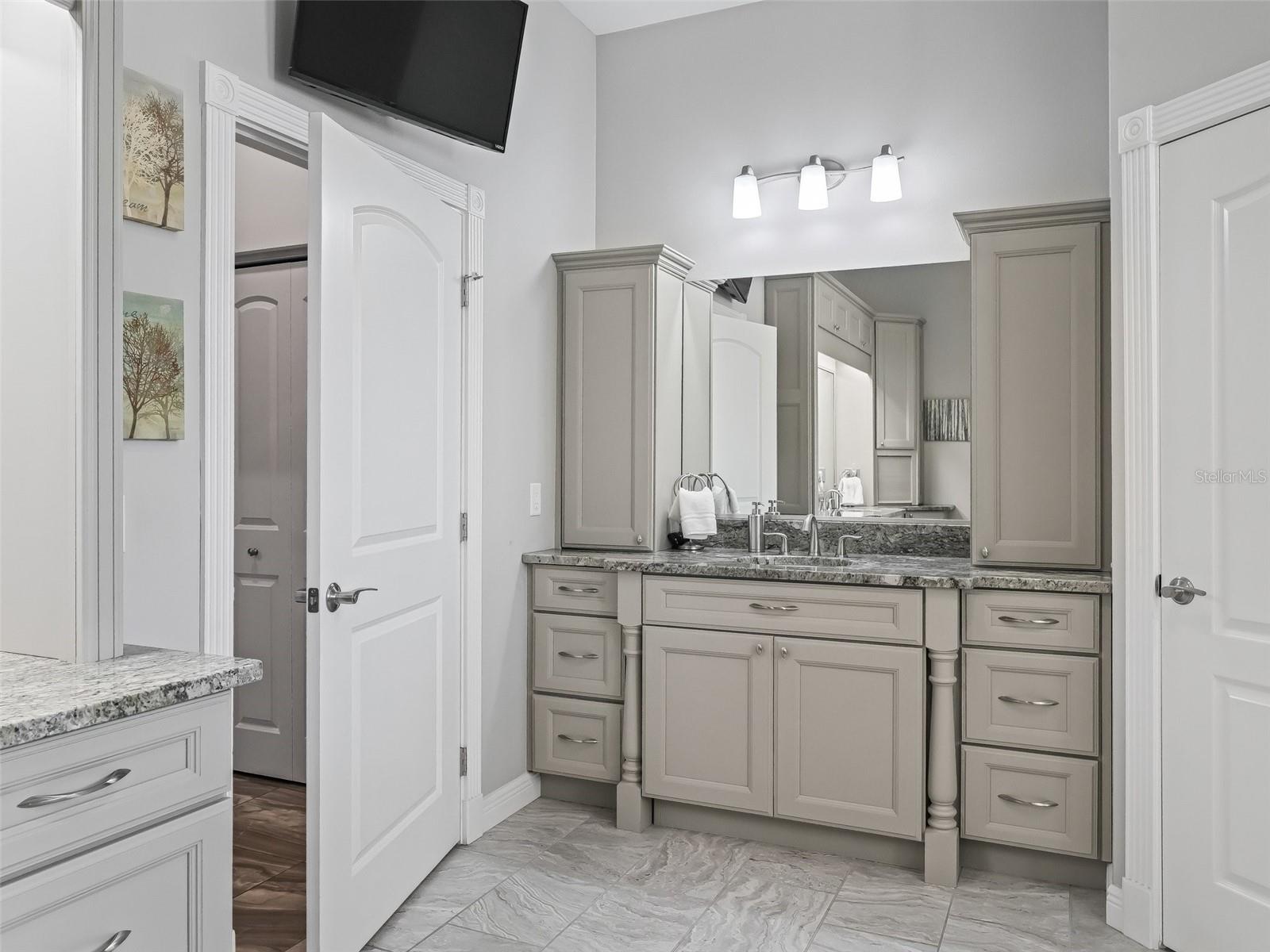 19351 E LEVY ST, WILLISTON, FL, 32696