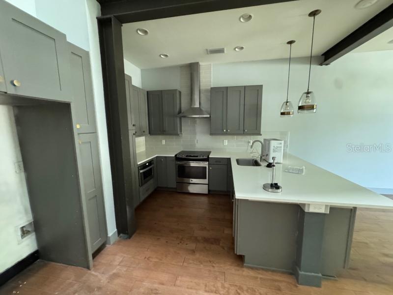 4244 GAUGE LINE LOOP, TAMPA, FL, 33624